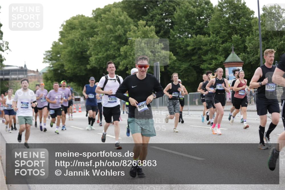 29.06.2025 - hella hamburg halbmarathon Jannik Wohlers http://msf.ph/oto/8263863 29.06.2025 10:33:08 Lombardsbrücke 1995, 2342, 2776, 3170, 3341, 3812, 4164, 4361, 4433, 4449, 5075, 5096, 5141, 5569, 6109, 6854, 6999, 7653, 7705, 8021, 8157, 8282, 8891, 9234, 9258, 9438, 9591, 9592, 9750, 9780, 9799, 11453, 11546, 11676, 11811, 11827, 11928, 12237, 12238, 12652, 12855, 13375, 13601, 14098, 14451, 15044, 15072, 15367 meine-sportfotos.de