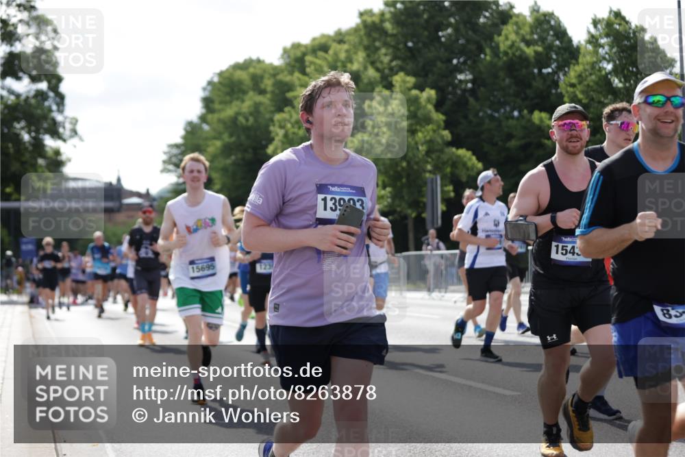 29.06.2025 - hella hamburg halbmarathon Jannik Wohlers http://msf.ph/oto/8263878 29.06.2025 09:59:44 Lombardsbrücke 1006, 1125, 1180, 1239, 1264, 1914, 2099, 2159, 2348, 2447, 2582, 2584, 2677, 2910, 3181, 3898, 4013, 4231, 4632, 4772, 4796, 5272, 5341, 6104, 6462, 6581, 6587, 6636, 6891, 6892, 7159, 7717, 7786, 7824, 8223, 8394, 8531, 8573, 8730, 9611, 10044, 10268, 10337, 10534, 10742, 10759, 10788, 11158, 11159, 11797, 11799, 11992, 12213, 12248, 12513, 13847, 13993, 14139, 14429, 14750, 14785, 15097, 15431, 16327, 17160, 17468, 17525 meine-sportfotos.de