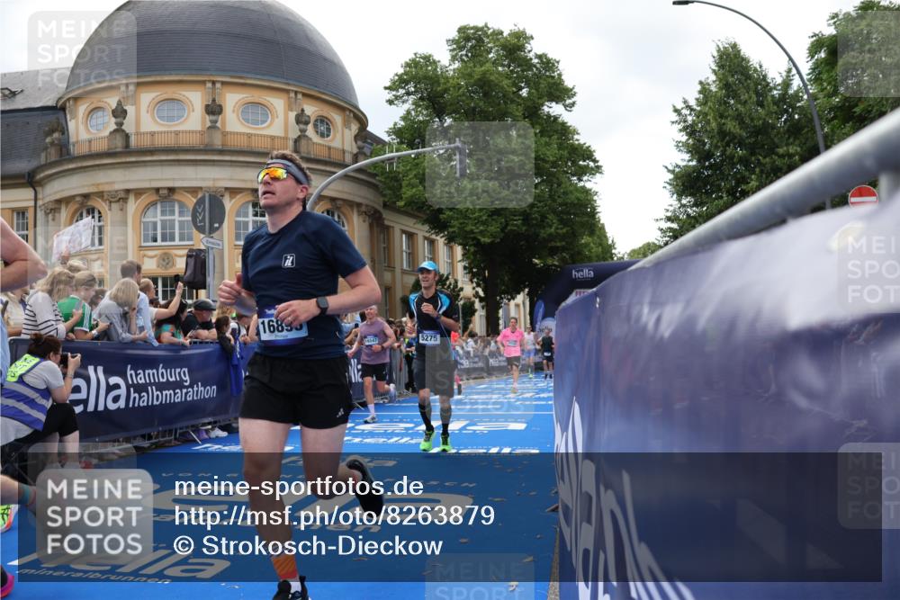 29.06.2025 - hella hamburg halbmarathon Strokosch-Dieckow http://msf.ph/oto/8263879 29.06.2025 10:44:19 Ziel 1057, 1220, 1413, 1415, 1902, 4310, 4691, 5275, 5884, 7005, 7191, 8722, 9444, 12159, 12327, 12528, 14687, 15225, 16301, 16316, 16547, 16803, 16893, 18691, 18806 meine-sportfotos.de