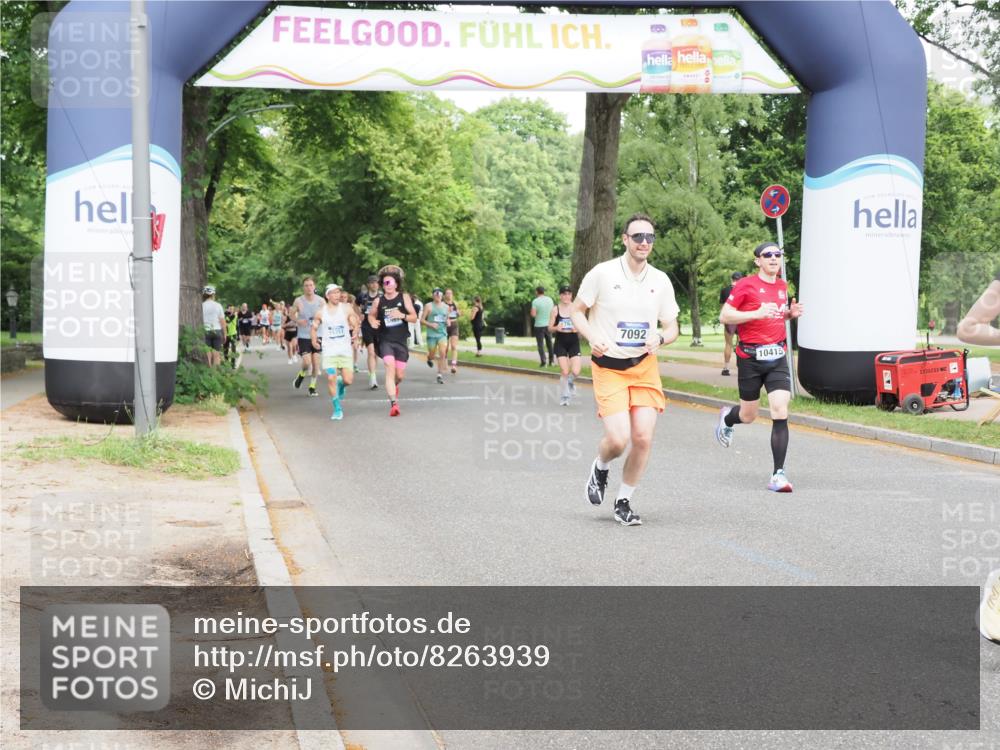 29.06.2025 - hella hamburg halbmarathon MichiJ http://msf.ph/oto/8263939 29.06.2025 10:30:15 Zwischen KM18-KM19 1441, 1570, 1700, 4823, 6550, 7035, 7092, 7432, 10415, 11417, 13725, 13876, 15247, 18772, 19046 meine-sportfotos.de
