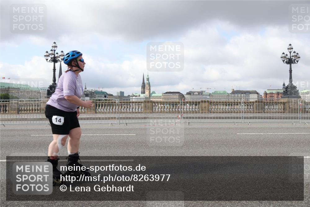 29.06.2025 - hella hamburg halbmarathon Lena Gebhardt http://msf.ph/oto/8263977 29.06.2025 09:04:20 Lombardsbrücke  meine-sportfotos.de