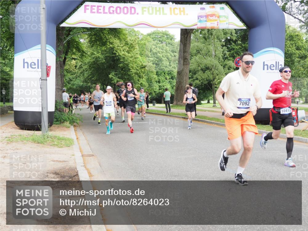29.06.2025 - hella hamburg halbmarathon MichiJ http://msf.ph/oto/8264023 29.06.2025 10:30:16 Zwischen KM18-KM19 1441, 1570, 1700, 4823, 5987, 6550, 7035, 7092, 7432, 10415, 11417, 13725, 13876, 15247, 15351, 18772, 19046 meine-sportfotos.de