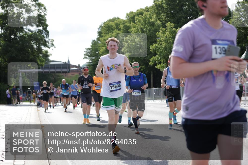 29.06.2025 - hella hamburg halbmarathon Jannik Wohlers http://msf.ph/oto/8264035 29.06.2025 09:59:44 Lombardsbrücke 1006, 1125, 1180, 1239, 1264, 1914, 2099, 2159, 2348, 2447, 2582, 2584, 2677, 2910, 3181, 3898, 4013, 4231, 4632, 4772, 4796, 5272, 5341, 6104, 6462, 6581, 6587, 6636, 6891, 6892, 7159, 7717, 7786, 7824, 8223, 8394, 8531, 8573, 8730, 9611, 10044, 10268, 10337, 10534, 10742, 10759, 10788, 11158, 11159, 11797, 11799, 11992, 12213, 12248, 12513, 13847, 13993, 14139, 14429, 14750, 14785, 15097, 15431, 16327, 17160, 17468, 17525 meine-sportfotos.de
