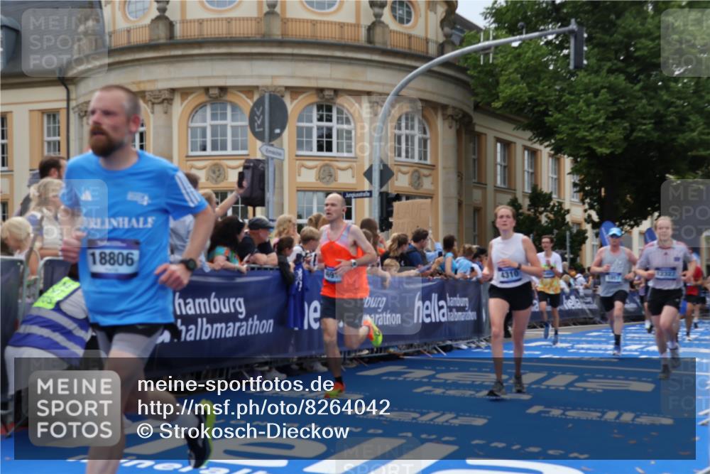 29.06.2025 - hella hamburg halbmarathon Strokosch-Dieckow http://msf.ph/oto/8264042 29.06.2025 10:44:27 Ziel 1057, 1468, 1902, 2365, 2402, 3305, 4310, 4691, 5476, 6495, 7191, 7322, 7710, 8928, 12327, 12554, 14464, 14667, 15862, 16803, 17097, 17729, 18539, 18765, 18806 meine-sportfotos.de