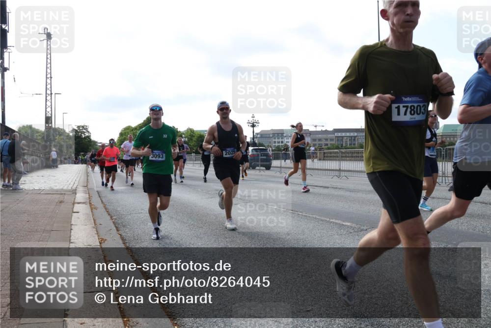 29.06.2025 - hella hamburg halbmarathon Lena Gebhardt http://msf.ph/oto/8264045 29.06.2025 09:57:12 Lombardsbrücke 1030, 1327, 1381, 1442, 1537, 1657, 1783, 1833, 2013, 2025, 2074, 2111, 2119, 2252, 2340, 2378, 2396, 2595, 2814, 2839, 2855, 2869, 2878, 3048, 3093, 3103, 3310, 3575, 3652, 3698, 3791, 4299, 4377, 4558, 4635, 4726, 4770, 4897, 4986, 5008, 5013, 5018, 5021, 5169, 5194, 5319, 5744, 5839, 6033, 6125, 6377, 6631, 6720, 6762, 6795, 6942, 7176, 7177, 7221, 7259, 7742, 7918, 8112, 8313, 8572, 8587, 8618, 8651, 8661, 8710, 8813, 8863, 8921, 8930, 9060, 9082, 9316, 9497, 10191 meine-sportfotos.de