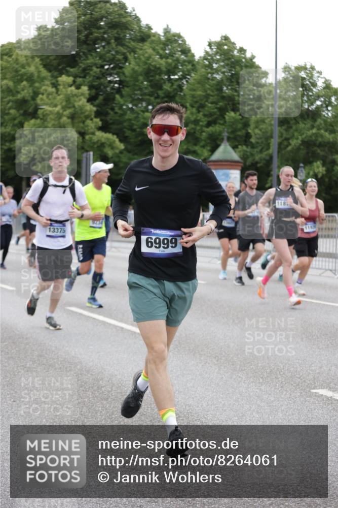 29.06.2025 - hella hamburg halbmarathon Jannik Wohlers http://msf.ph/oto/8264061 29.06.2025 10:33:09 Lombardsbrücke 1995, 2342, 2776, 3170, 3560, 3812, 4164, 4361, 4433, 4449, 5075, 5096, 5141, 5569, 6109, 6854, 6999, 7653, 7705, 8021, 8157, 8282, 8891, 9234, 9258, 9438, 9750, 9780, 9799, 11453, 11546, 11676, 11811, 11827, 11928, 12237, 12238, 12652, 12855, 13375, 13601, 14098, 14451, 15044, 15072, 15367 meine-sportfotos.de
