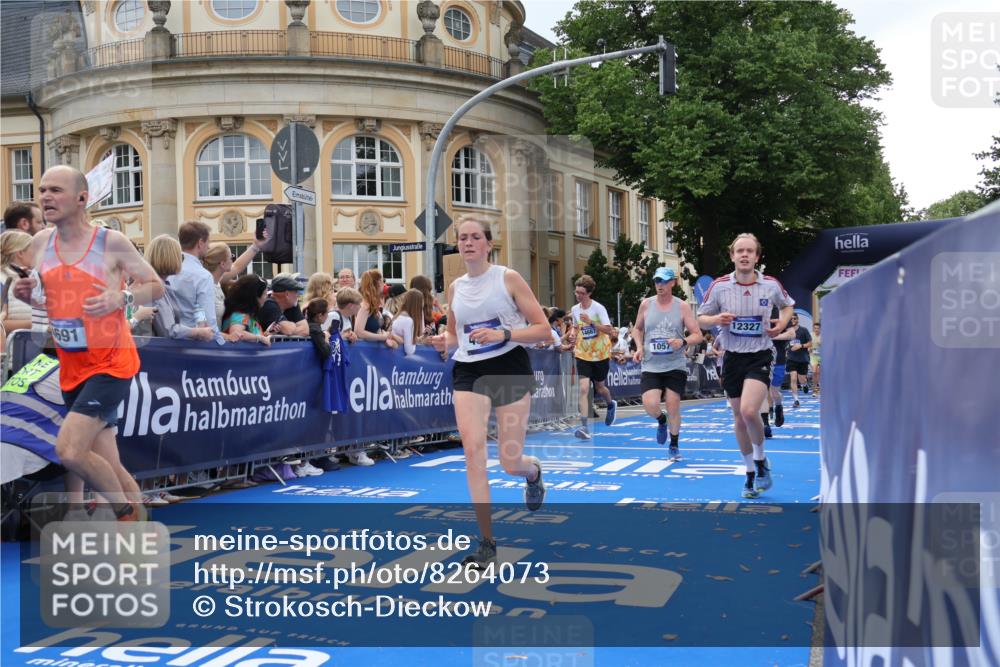29.06.2025 - hella hamburg halbmarathon Strokosch-Dieckow http://msf.ph/oto/8264073 29.06.2025 10:44:28 Ziel 1057, 1468, 1902, 2365, 2402, 3305, 4310, 4691, 5476, 6495, 7191, 7322, 7710, 8928, 12327, 12554, 12711, 14351, 14464, 14667, 14798, 15862, 16803, 17097, 17729, 18539, 18765, 18806 meine-sportfotos.de