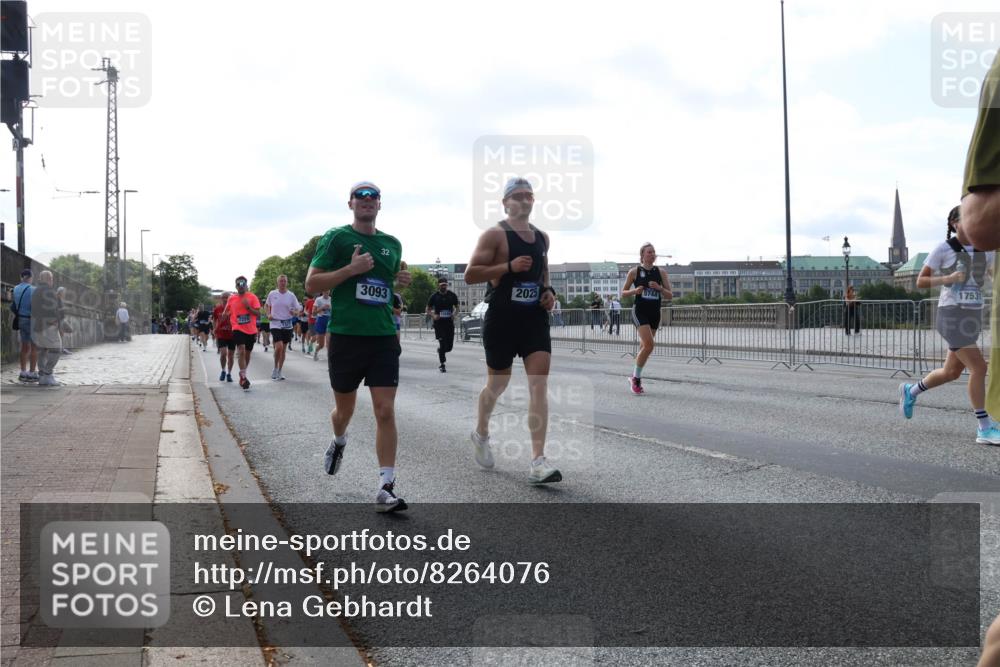 29.06.2025 - hella hamburg halbmarathon Lena Gebhardt http://msf.ph/oto/8264076 29.06.2025 09:57:13 Lombardsbrücke 1030, 1086, 1327, 1381, 1442, 1537, 1657, 1783, 1833, 2025, 2074, 2111, 2119, 2252, 2340, 2396, 2595, 2814, 2839, 2855, 2869, 2878, 3048, 3093, 3103, 3310, 3575, 3652, 3698, 3791, 4299, 4377, 4558, 4635, 4726, 4770, 4897, 4986, 5008, 5013, 5018, 5021, 5169, 5194, 5319, 5744, 5839, 6033, 6125, 6377, 6631, 6720, 6762, 6795, 6942, 7176, 7177, 7221, 7259, 7742, 7918, 8112, 8313, 8572, 8651, 8661, 8710, 8813, 8863, 8921, 8930, 9060, 9082, 9316, 9497, 10191 meine-sportfotos.de