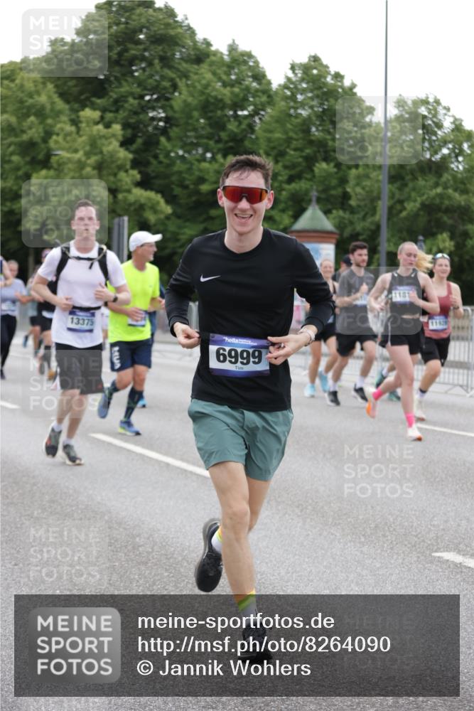 29.06.2025 - hella hamburg halbmarathon Jannik Wohlers http://msf.ph/oto/8264090 29.06.2025 10:33:09 Lombardsbrücke 1995, 2342, 2776, 3170, 3560, 3812, 4164, 4361, 4433, 4449, 5075, 5096, 5141, 5569, 6109, 6854, 6999, 7653, 7705, 8021, 8157, 8282, 8891, 9234, 9258, 9438, 9750, 9780, 9799, 11453, 11546, 11676, 11811, 11827, 11928, 12237, 12238, 12652, 12855, 13375, 13601, 14098, 14451, 15044, 15072, 15367 meine-sportfotos.de