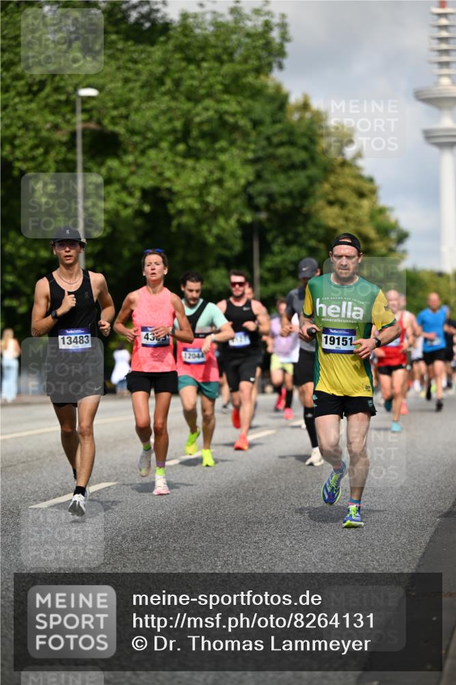 29.06.2025 - hella hamburg halbmarathon Dr. Thomas Lammeyer http://msf.ph/oto/8264131 29.06.2025 09:52:13 Kennedybrücke 1042, 1290, 1571, 2262, 2399, 3480, 3547, 4062, 4359, 4381, 5003, 5307, 5709, 6993, 7152, 7154, 7310, 7482, 8002, 8121, 8571, 8933, 9403, 9643, 10190, 10451, 10738, 10877, 11106 meine-sportfotos.de