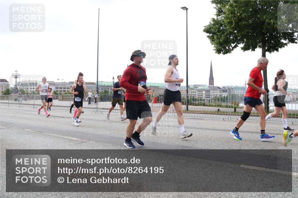 29.06.2025 - hella hamburg halbmarathon Lena Gebhardt http://msf.ph/oto/8264195 29.06.2025 10:46:08 Lombardsbrücke 1004, 1033, 1100, 1104, 1421, 1426, 1429, 1465, 1532, 1555, 1854, 1867, 1868, 1983, 2398, 2423, 2500, 2522, 2550, 2773, 2813, 2917, 2951, 2954, 2965, 3410, 4104, 4119, 4223, 4317, 4388, 4448, 4572, 5044, 5635, 5697, 5703, 5769, 5770, 5854, 5892, 6068, 6133, 6333, 6392, 6623, 7268, 7356, 7364, 7368, 7374, 7605, 7894, 7960, 7983, 8047, 8700, 9120, 9121, 9129, 9337, 9426, 9445, 10153, 10327, 10329, 10367, 10511, 11358, 11361, 11876, 11910, 12298, 12333, 12507, 12522 meine-sportfotos.de