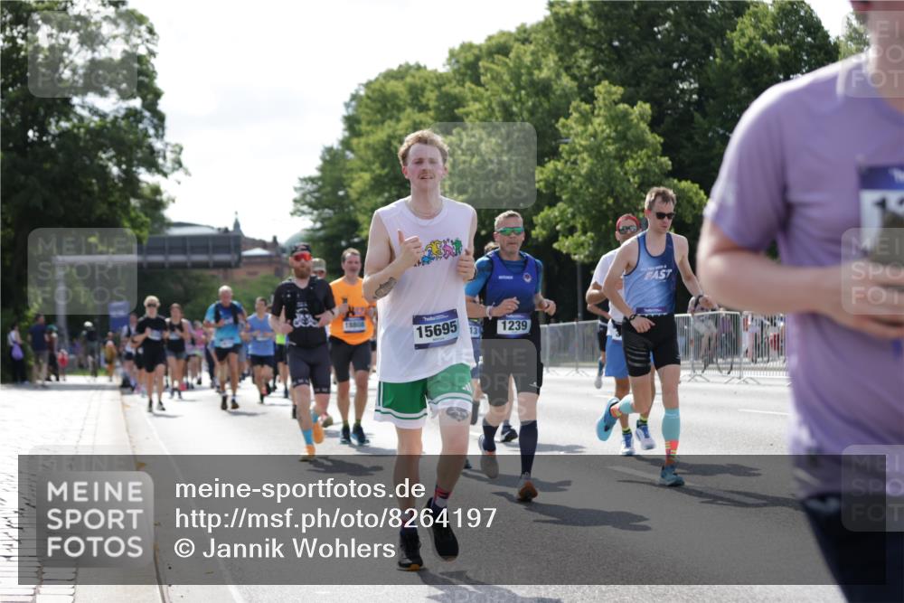 29.06.2025 - hella hamburg halbmarathon Jannik Wohlers http://msf.ph/oto/8264197 29.06.2025 09:59:45 Lombardsbrücke 1006, 1125, 1180, 1239, 1264, 1914, 2099, 2159, 2447, 2582, 2584, 2677, 2730, 2910, 3177, 3181, 3898, 4013, 4231, 4632, 4772, 4796, 5272, 5341, 5728, 6082, 6104, 6462, 6581, 6636, 6891, 6892, 7159, 7717, 7786, 7824, 8223, 8394, 8531, 8573, 8730, 9611, 10044, 10268, 10534, 10582, 10742, 10759, 10788, 11158, 11159, 11846, 11992, 12213, 12248, 12513, 12774, 13847, 13993, 14139, 14429, 14750, 14785, 15097, 15431, 16327, 17468, 17525 meine-sportfotos.de