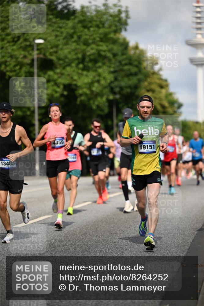 29.06.2025 - hella hamburg halbmarathon Dr. Thomas Lammeyer http://msf.ph/oto/8264252 29.06.2025 09:52:13 Kennedybrücke 1042, 1290, 1571, 2262, 2399, 3480, 3547, 4062, 4359, 4381, 5003, 5307, 5709, 6993, 7152, 7154, 7310, 7482, 8002, 8121, 8571, 8933, 9403, 9643, 10190, 10451, 10738, 10877, 11106 meine-sportfotos.de