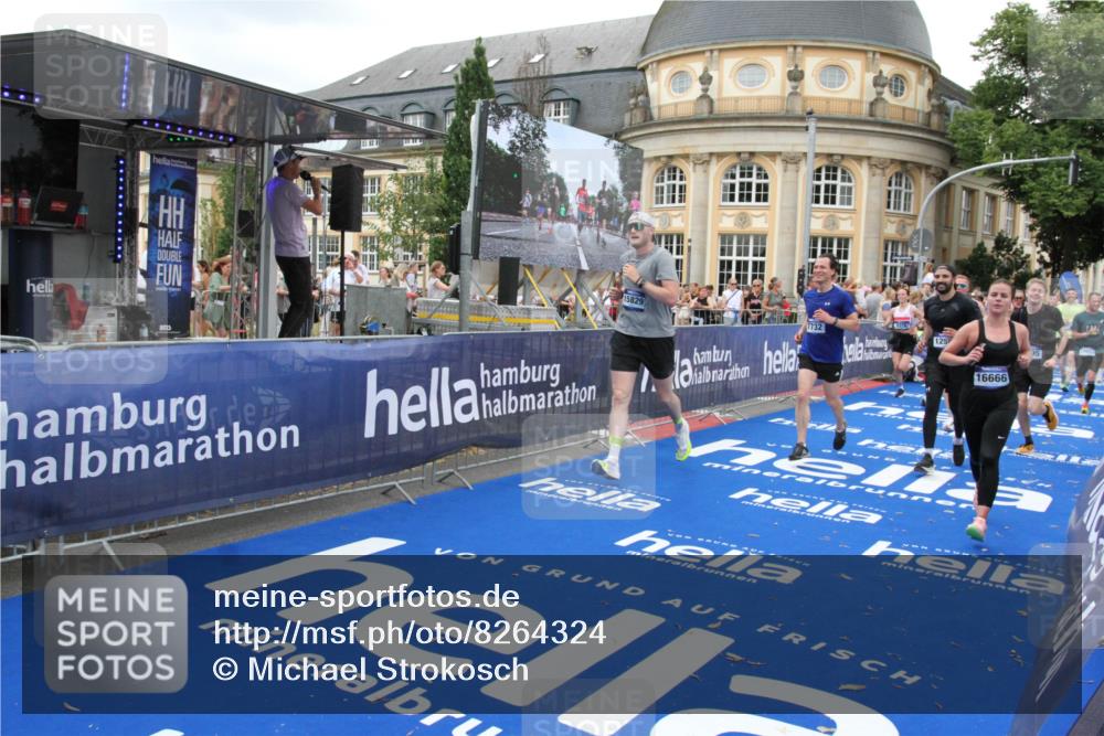 29.06.2025 - hella hamburg halbmarathon Michael Strokosch http://msf.ph/oto/8264324 29.06.2025 10:52:11 Ziel 1482, 2397, 2595, 5032, 5093, 5378, 6897, 7732, 9082, 12135, 12580, 13726, 14248, 14300, 15506, 15829, 16003, 16179, 16320, 16666, 17033, 17130, 18475, 18801 meine-sportfotos.de