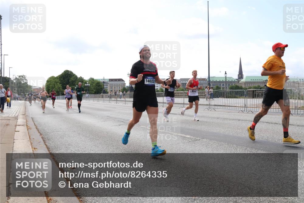 29.06.2025 - hella hamburg halbmarathon Lena Gebhardt http://msf.ph/oto/8264335 29.06.2025 10:11:07 Lombardsbrücke 1166, 1186, 1723, 1781, 2868, 3837, 4287, 4389, 5254, 5653, 5990, 5991, 7271, 7370, 8171, 8206, 8207, 8368, 8561, 9119, 9169, 9829, 10196, 10372, 11149, 11355, 11755, 12286, 12426, 12556, 12571, 12790, 12836, 13588, 13594, 13603, 14022, 14149, 14270, 15009, 15214, 15252, 15908, 16383, 16808, 17142, 17500, 17532, 17787, 18382, 18949, 19172, 19241 meine-sportfotos.de