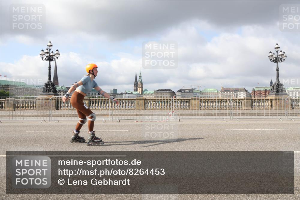 29.06.2025 - hella hamburg halbmarathon Lena Gebhardt http://msf.ph/oto/8264453 29.06.2025 09:04:33 Lombardsbrücke  meine-sportfotos.de