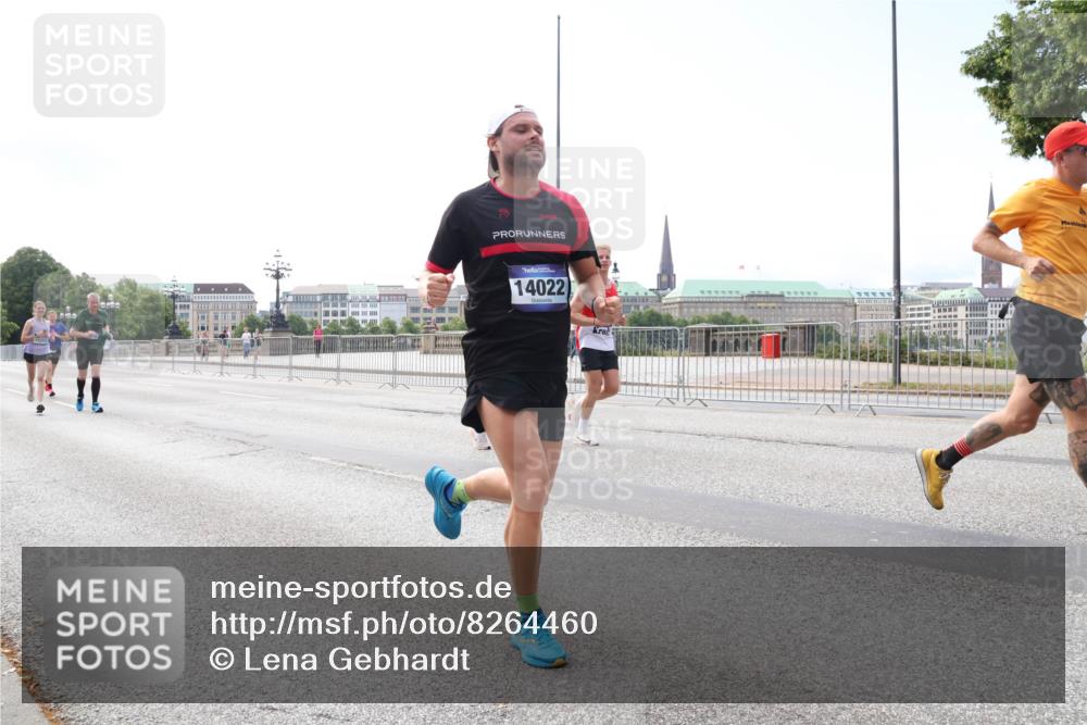29.06.2025 - hella hamburg halbmarathon Lena Gebhardt http://msf.ph/oto/8264460 29.06.2025 10:11:08 Lombardsbrücke 1166, 1186, 1723, 1781, 2868, 3837, 4287, 4389, 5254, 5653, 5990, 5991, 7271, 7370, 8171, 8206, 8207, 8368, 8561, 9119, 9169, 9829, 10196, 10372, 11149, 11355, 11755, 12286, 12426, 12556, 12571, 12790, 12836, 13588, 13594, 13603, 14022, 14149, 14270, 15009, 15214, 15252, 15908, 16383, 16808, 17142, 17500, 17532, 17787, 18382, 18949, 19172, 19241 meine-sportfotos.de
