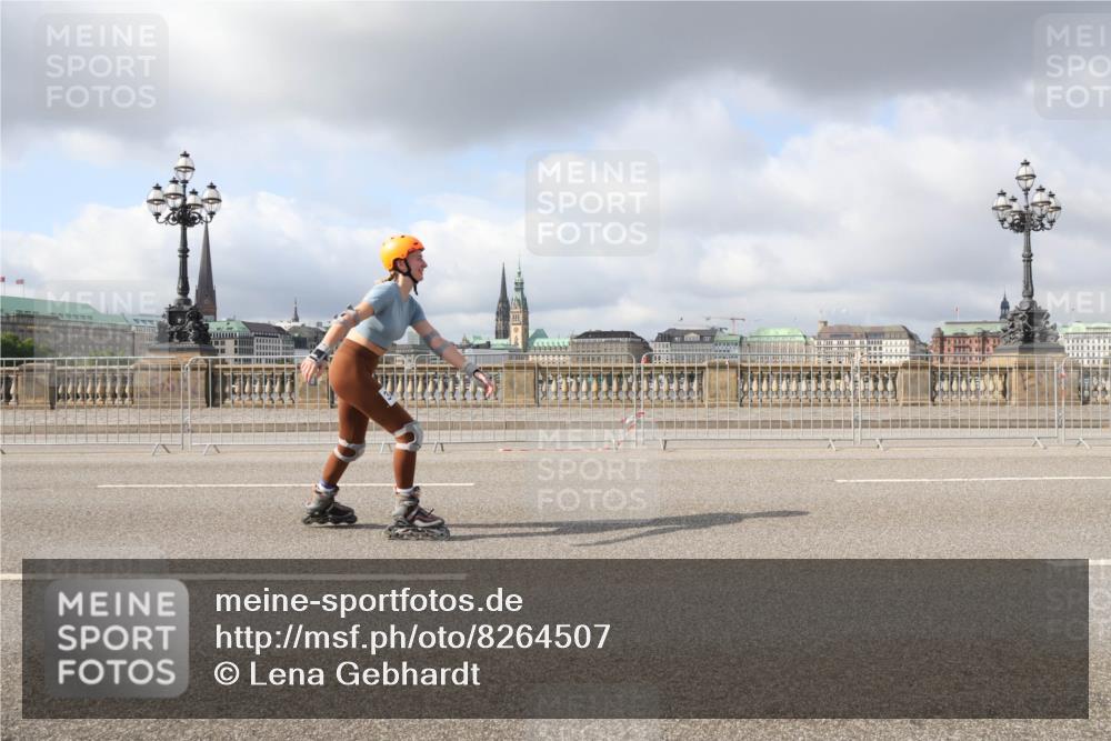 29.06.2025 - hella hamburg halbmarathon Lena Gebhardt http://msf.ph/oto/8264507 29.06.2025 09:04:33 Lombardsbrücke  meine-sportfotos.de