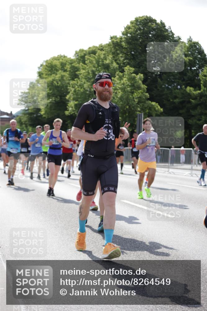 29.06.2025 - hella hamburg halbmarathon Jannik Wohlers http://msf.ph/oto/8264549 29.06.2025 09:59:48 Lombardsbrücke 1006, 1019, 1125, 1180, 1239, 1264, 1526, 2027, 2086, 2099, 2159, 2447, 2582, 2584, 2606, 2652, 2677, 2730, 3177, 3181, 3861, 3898, 4013, 4231, 4632, 4796, 5272, 5341, 5728, 6082, 6084, 6104, 6260, 6462, 6470, 6581, 6636, 6891, 6892, 7159, 7717, 7786, 7824, 8394, 8531, 10044, 10268, 10534, 10582, 10742, 10759, 10766, 10788, 11083, 11158, 11159, 11846, 11992, 12213, 12248, 12513, 12646, 12774, 13512, 13847, 13993, 14139, 14429, 14750, 15097, 15431, 16327 meine-sportfotos.de