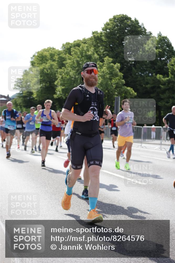 29.06.2025 - hella hamburg halbmarathon Jannik Wohlers http://msf.ph/oto/8264576 29.06.2025 09:59:48 Lombardsbrücke 1006, 1019, 1125, 1180, 1239, 1264, 1526, 2027, 2086, 2099, 2159, 2447, 2582, 2584, 2606, 2652, 2677, 2730, 3177, 3181, 3861, 3898, 4013, 4231, 4632, 4796, 5272, 5341, 5728, 6082, 6084, 6104, 6260, 6462, 6470, 6581, 6636, 6891, 6892, 7159, 7717, 7786, 7824, 8394, 8531, 10044, 10268, 10534, 10582, 10742, 10759, 10766, 10788, 11083, 11158, 11159, 11846, 11992, 12213, 12248, 12513, 12646, 12774, 13512, 13847, 13993, 14139, 14429, 14750, 15097, 15431, 16327 meine-sportfotos.de