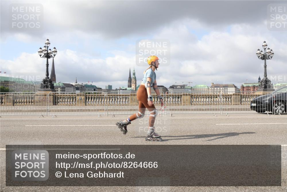 29.06.2025 - hella hamburg halbmarathon Lena Gebhardt http://msf.ph/oto/8264666 29.06.2025 09:04:33 Lombardsbrücke  meine-sportfotos.de