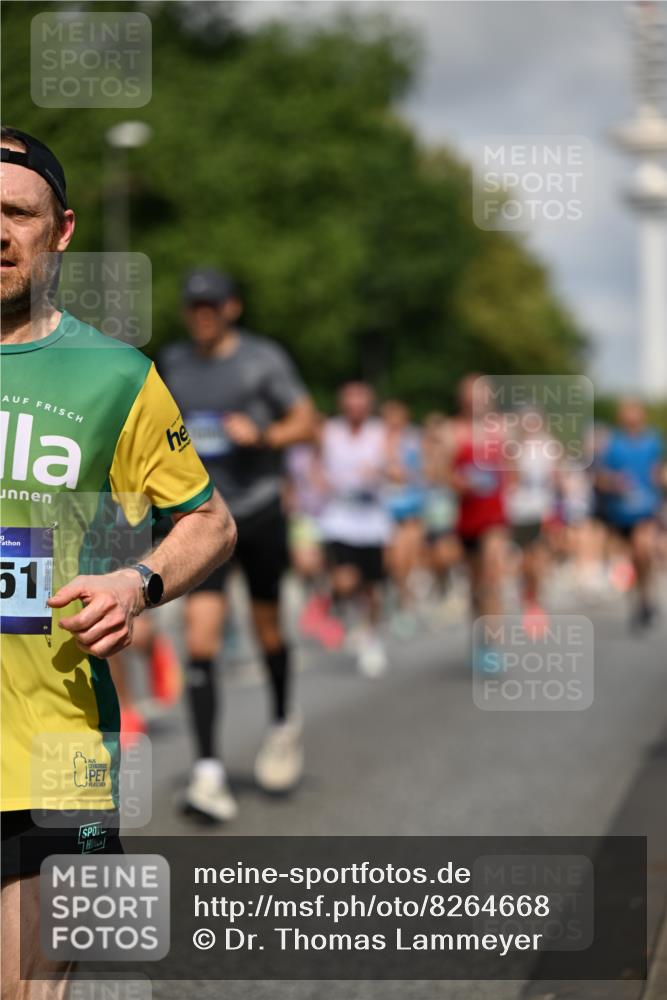 29.06.2025 - hella hamburg halbmarathon Dr. Thomas Lammeyer http://msf.ph/oto/8264668 29.06.2025 09:52:16 Kennedybrücke 1042, 1290, 1571, 2262, 2399, 3480, 3547, 4062, 4359, 4381, 5003, 5307, 6993, 7152, 7154, 7310, 7482, 8002, 8121, 8571, 9403, 9640, 9643, 10190, 10451, 10738, 10877, 11106, 11423 meine-sportfotos.de