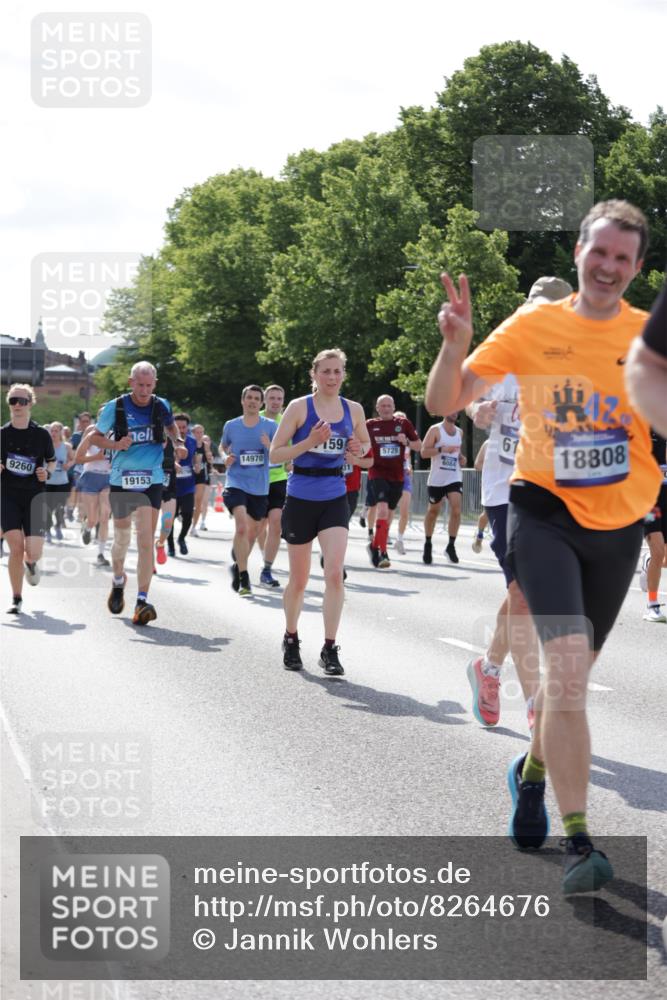 29.06.2025 - hella hamburg halbmarathon Jannik Wohlers http://msf.ph/oto/8264676 29.06.2025 09:59:49 Lombardsbrücke 1006, 1019, 1125, 1180, 1239, 1264, 1526, 2027, 2086, 2099, 2159, 2447, 2582, 2584, 2606, 2652, 2730, 3177, 3181, 3319, 3861, 3898, 4013, 4231, 4594, 4632, 4796, 4813, 5272, 5341, 5728, 6082, 6084, 6104, 6260, 6470, 6581, 6636, 6891, 6892, 7159, 7717, 7786, 7824, 8394, 8531, 10044, 10268, 10534, 10582, 10742, 10759, 10766, 10788, 11083, 11158, 11159, 11846, 11992, 12213, 12248, 12513, 12646, 12774, 13512, 13847, 13993, 14139, 14429, 14750, 15097 meine-sportfotos.de