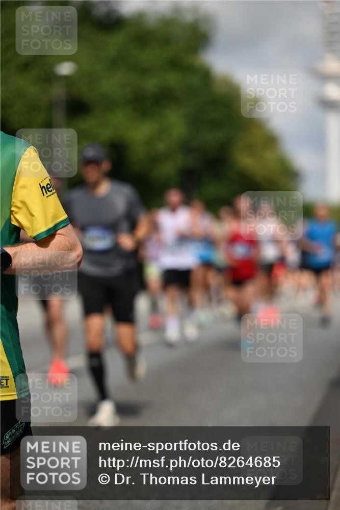 29.06.2025 - hella hamburg halbmarathon Dr. Thomas Lammeyer http://msf.ph/oto/8264685 29.06.2025 09:52:16 Kennedybrücke 1042, 1290, 1571, 2262, 2399, 3480, 3547, 4062, 4359, 4381, 5003, 5307, 6993, 7152, 7154, 7310, 7482, 8002, 8121, 8571, 9403, 9640, 9643, 10190, 10451, 10738, 10877, 11106, 11423 meine-sportfotos.de