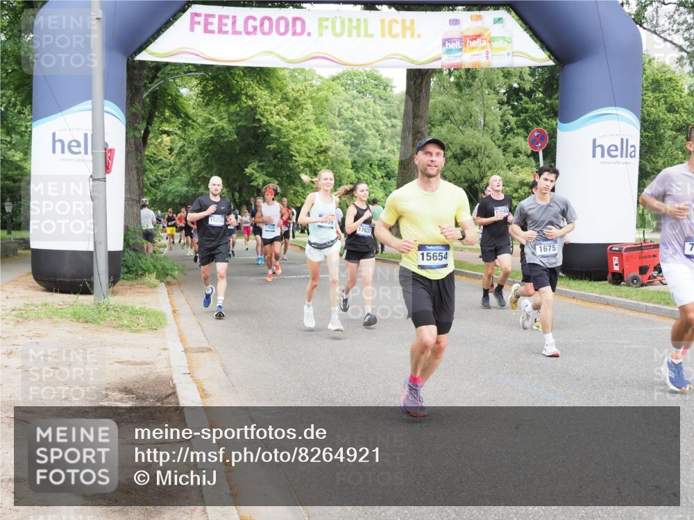 29.06.2025 - hella hamburg halbmarathon MichiJ http://msf.ph/oto/8264921 29.06.2025 10:30:28 Zwischen KM18-KM19 1256, 1675, 6593, 7105, 7693, 12588, 13196, 14346, 15654, 15846, 17882 meine-sportfotos.de
