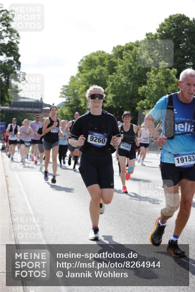 29.06.2025 - hella hamburg halbmarathon Jannik Wohlers http://msf.ph/oto/8264944 29.06.2025 09:59:51 Lombardsbrücke 1019, 1180, 1239, 1264, 1526, 2027, 2086, 2099, 2159, 2346, 2447, 2582, 2584, 2606, 2652, 2730, 3177, 3181, 3319, 3861, 3898, 4594, 4632, 4796, 4813, 5272, 5728, 6082, 6084, 6104, 6220, 6260, 6470, 6581, 6636, 6891, 6892, 7159, 7717, 7786, 7824, 8394, 8531, 10044, 10268, 10534, 10582, 10742, 10759, 10766, 10788, 10797, 11083, 11158, 11159, 11324, 11846, 11960, 11992, 12213, 12248, 12513, 12646, 12773, 12774, 13234, 13236, 13512, 13847, 13993, 14429, 14750, 15097 meine-sportfotos.de