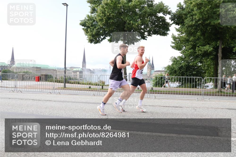 29.06.2025 - hella hamburg halbmarathon Lena Gebhardt http://msf.ph/oto/8264981 29.06.2025 10:11:09 Lombardsbrücke 1166, 1186, 1723, 1781, 2868, 3837, 4287, 5254, 5653, 5990, 5991, 7271, 7370, 8171, 8206, 8207, 8368, 8561, 9119, 9169, 9829, 10196, 10372, 11149, 11355, 11755, 12286, 12426, 12556, 12571, 12790, 12836, 13588, 13594, 13603, 14022, 14149, 14270, 15009, 15214, 15252, 15797, 15908, 16383, 16808, 17142, 17500, 17532, 17787, 18382, 18949, 19172, 19241 meine-sportfotos.de