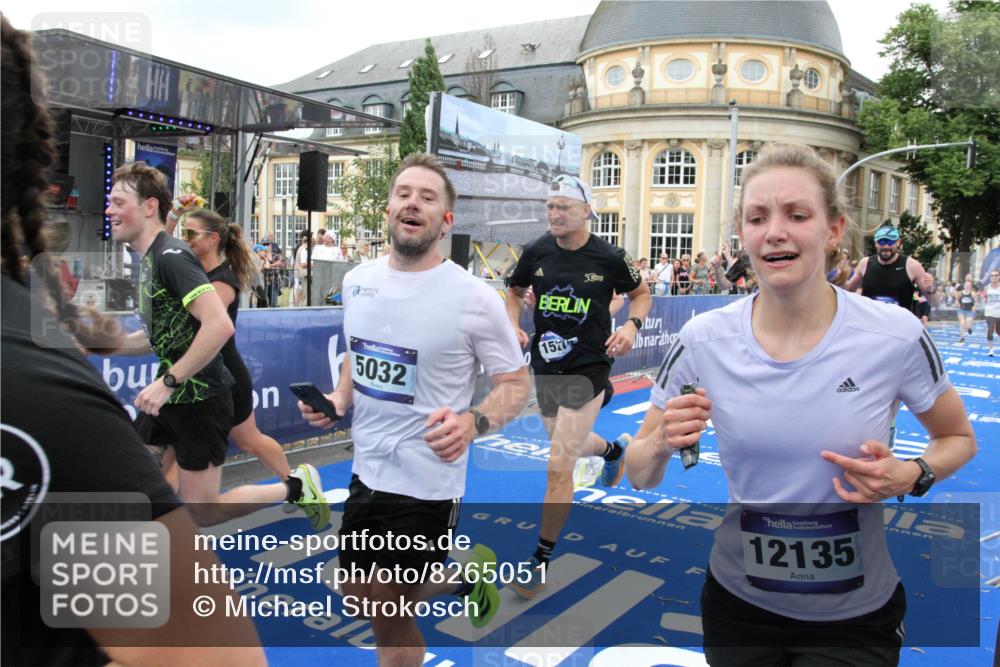 29.06.2025 - hella hamburg halbmarathon Michael Strokosch http://msf.ph/oto/8265051 29.06.2025 10:52:18 Ziel 2397, 4419, 4837, 5032, 5087, 5482, 6164, 6897, 7896, 9074, 9082, 12135, 13726, 14248, 14300, 15275, 15446, 16003, 16320, 16591, 17130, 18475 meine-sportfotos.de