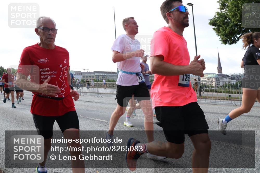 29.06.2025 - hella hamburg halbmarathon Lena Gebhardt http://msf.ph/oto/8265083 29.06.2025 09:57:17 Lombardsbrücke 1030, 1086, 1193, 1327, 1381, 1422, 1442, 1537, 1657, 1783, 2025, 2074, 2111, 2119, 2252, 2340, 2396, 2444, 2595, 2814, 2839, 2855, 2869, 2878, 3048, 3093, 3096, 3103, 3575, 3698, 3791, 4261, 4299, 4558, 4726, 4770, 4897, 4986, 5008, 5013, 5018, 5021, 5024, 5319, 5633, 5744, 5820, 5907, 6033, 6125, 6377, 6631, 6720, 6762, 6795, 6942, 7176, 7177, 7221, 7259, 7397, 7742, 7918, 7930, 7932, 8112, 8313, 8572, 8651, 8661, 8710, 8813, 8930, 9060, 9082, 9316, 9497, 10191 meine-sportfotos.de