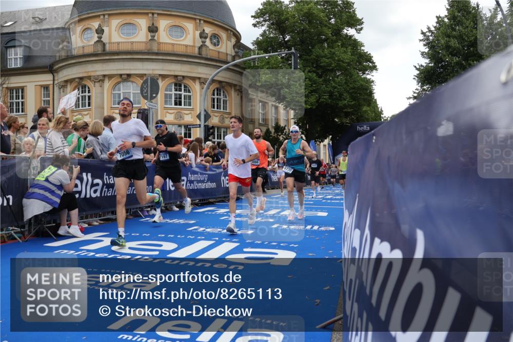 29.06.2025 - hella hamburg halbmarathon Strokosch-Dieckow http://msf.ph/oto/8265113 29.06.2025 10:44:53 Ziel 1171, 1424, 1520, 1941, 2098, 2890, 3004, 3098, 3785, 4425, 4915, 7056, 7167, 7325, 9030, 9720, 12161, 16058, 16834, 17381, 17382, 17406, 17544, 18055, 18631, 19207, 19210 meine-sportfotos.de