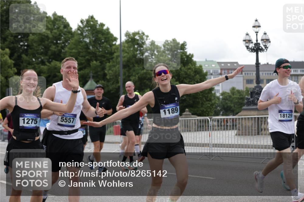 29.06.2025 - hella hamburg halbmarathon Jannik Wohlers http://msf.ph/oto/8265142 29.06.2025 10:33:21 Lombardsbrücke 1189, 1275, 1896, 2342, 2776, 3170, 3264, 3560, 4361, 4433, 4449, 4696, 4942, 5075, 5096, 5141, 5557, 5566, 5569, 5691, 5821, 5822, 5887, 6109, 6515, 6516, 6854, 6956, 6999, 7027, 7565, 7653, 8021, 8157, 8202, 8282, 8375, 8377, 8383, 8401, 9094, 9234, 9438, 9799, 9875, 9995, 10007, 10071, 10561, 11111, 11237, 11338, 11453, 11546, 11676, 11811, 11827, 11928, 12237, 12238, 12562, 12652, 12835, 12855, 13375, 13535, 13601, 13741, 13853, 14032, 14098, 14451, 15044 meine-sportfotos.de
