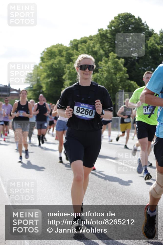 29.06.2025 - hella hamburg halbmarathon Jannik Wohlers http://msf.ph/oto/8265212 29.06.2025 09:59:52 Lombardsbrücke 1019, 1180, 1239, 1264, 1526, 2027, 2086, 2099, 2159, 2346, 2447, 2582, 2584, 2606, 2652, 2730, 3177, 3181, 3319, 3861, 3898, 4594, 4632, 4796, 4813, 4940, 5272, 5728, 6082, 6084, 6104, 6220, 6260, 6470, 6581, 6891, 6892, 7159, 7717, 7786, 7824, 8394, 8531, 10044, 10268, 10534, 10582, 10587, 10742, 10759, 10766, 10788, 10797, 11083, 11158, 11159, 11324, 11846, 11960, 11992, 12213, 12513, 12646, 12773, 12774, 13234, 13236, 13512, 13847, 13993, 14135 meine-sportfotos.de