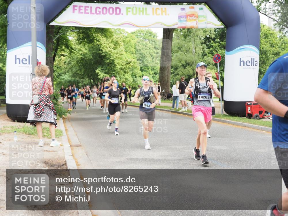 29.06.2025 - hella hamburg halbmarathon MichiJ http://msf.ph/oto/8265243 29.06.2025 10:54:25 Zwischen KM18-KM19 3488, 4220, 6196, 14203, 16539, 16723 meine-sportfotos.de