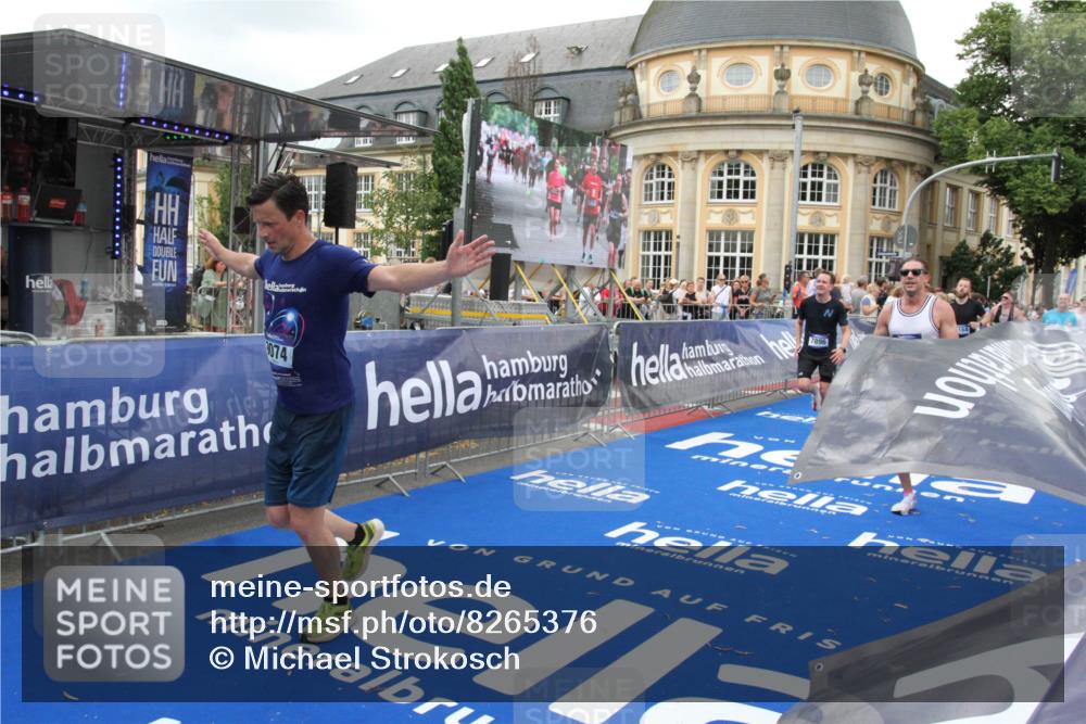 29.06.2025 - hella hamburg halbmarathon Michael Strokosch http://msf.ph/oto/8265376 29.06.2025 10:52:22 Ziel 4140, 4419, 4587, 4837, 5087, 5482, 6164, 7896, 9074, 13211, 13707, 15446, 17773 meine-sportfotos.de