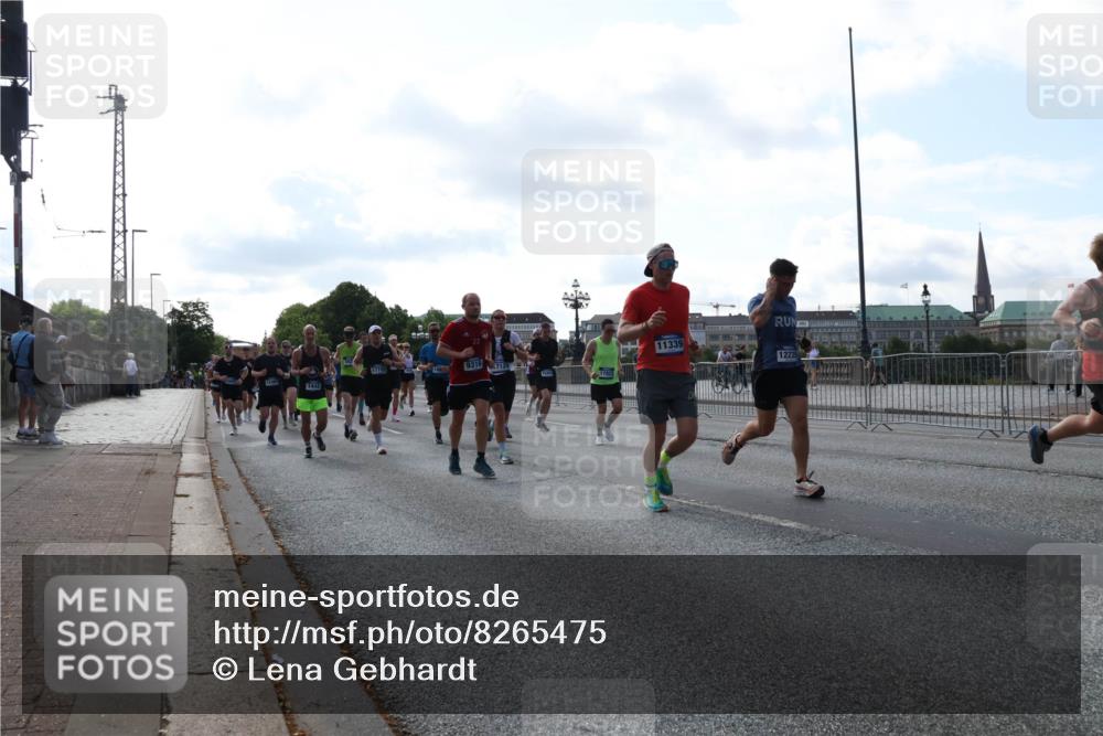 29.06.2025 - hella hamburg halbmarathon Lena Gebhardt http://msf.ph/oto/8265475 29.06.2025 09:57:17 Lombardsbrücke 1030, 1086, 1193, 1327, 1381, 1422, 1442, 1537, 1657, 1783, 2025, 2074, 2111, 2119, 2252, 2340, 2396, 2444, 2595, 2814, 2839, 2855, 2869, 2878, 3048, 3093, 3096, 3103, 3575, 3698, 3791, 4261, 4299, 4558, 4726, 4770, 4897, 4986, 5008, 5013, 5018, 5021, 5024, 5319, 5633, 5744, 5820, 5907, 6033, 6125, 6377, 6631, 6720, 6762, 6795, 6942, 7176, 7177, 7221, 7259, 7397, 7742, 7918, 7930, 7932, 8112, 8313, 8572, 8651, 8661, 8710, 8813, 8930, 9060, 9082, 9316, 9497, 10191 meine-sportfotos.de