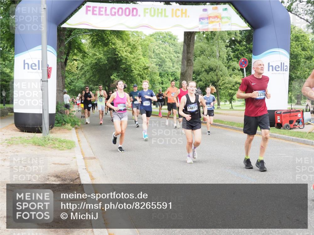 29.06.2025 - hella hamburg halbmarathon MichiJ http://msf.ph/oto/8265591 29.06.2025 10:30:32 Zwischen KM18-KM19 1675, 1903, 6639, 7105, 7363, 7693, 12588, 14811, 15255, 15328, 15654, 15846, 16507, 17032, 17637 meine-sportfotos.de