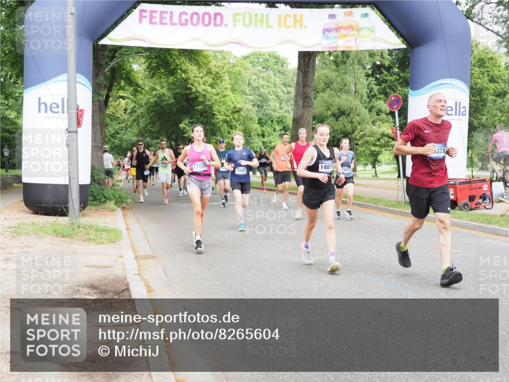 29.06.2025 - hella hamburg halbmarathon MichiJ http://msf.ph/oto/8265604 29.06.2025 10:30:32 Zwischen KM18-KM19 1675, 1903, 6639, 7105, 7363, 7693, 12588, 14811, 15255, 15328, 15654, 15846, 16507, 17032, 17637 meine-sportfotos.de