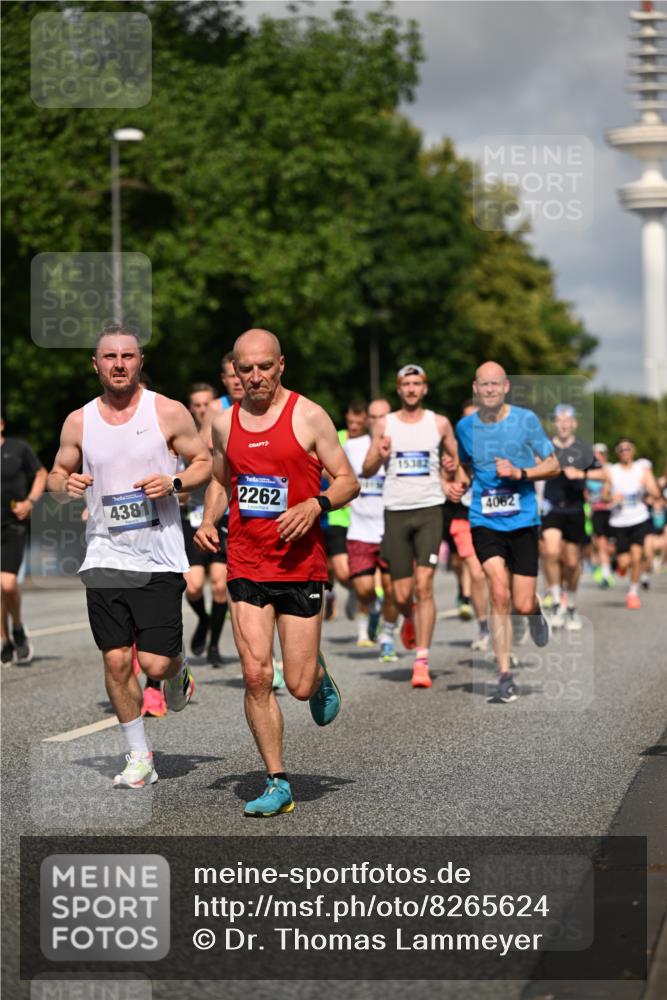 29.06.2025 - hella hamburg halbmarathon Dr. Thomas Lammeyer http://msf.ph/oto/8265624 29.06.2025 09:52:18 Kennedybrücke 1042, 1571, 2262, 2399, 3480, 3547, 4062, 4359, 4381, 5003, 5307, 6047, 6993, 7310, 7482, 8002, 8121, 8571, 9640, 9643, 10190, 10451, 10738, 10877, 11106, 11423 meine-sportfotos.de
