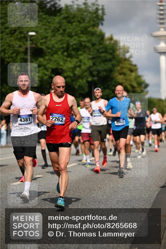 29.06.2025 - hella hamburg halbmarathon Dr. Thomas Lammeyer http://msf.ph/oto/8265668 29.06.2025 09:52:18 Kennedybrücke 1042, 1571, 2262, 2399, 3480, 3547, 4062, 4359, 4381, 5003, 5307, 6047, 6993, 7310, 7482, 8002, 8121, 8571, 9640, 9643, 10190, 10451, 10738, 10877, 11106, 11423 meine-sportfotos.de