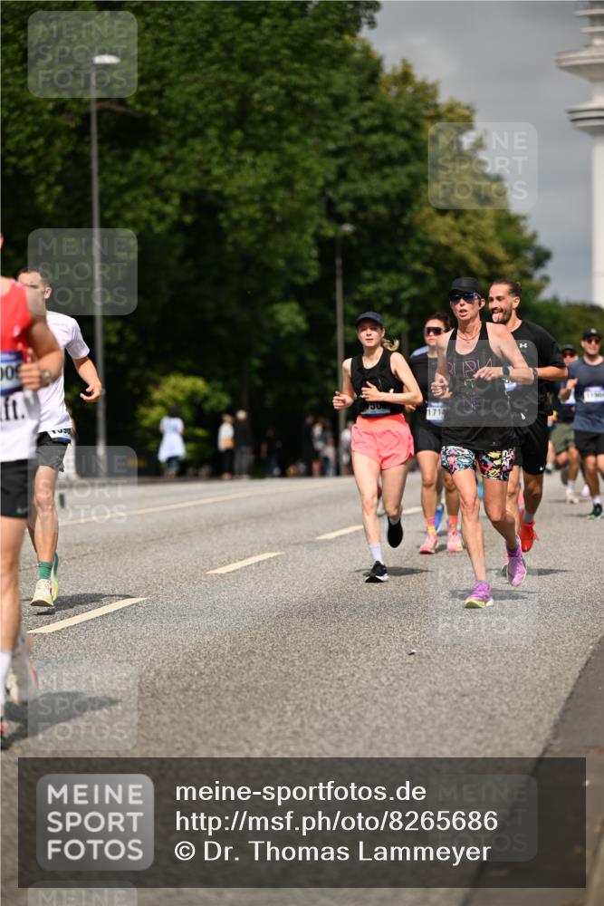 29.06.2025 - hella hamburg halbmarathon Dr. Thomas Lammeyer http://msf.ph/oto/8265686 29.06.2025 10:14:53 Kennedybrücke 1548, 1781, 2868, 4287, 5182, 5440, 5653, 5806, 8171, 8561, 8807, 8810, 10196, 11149 meine-sportfotos.de