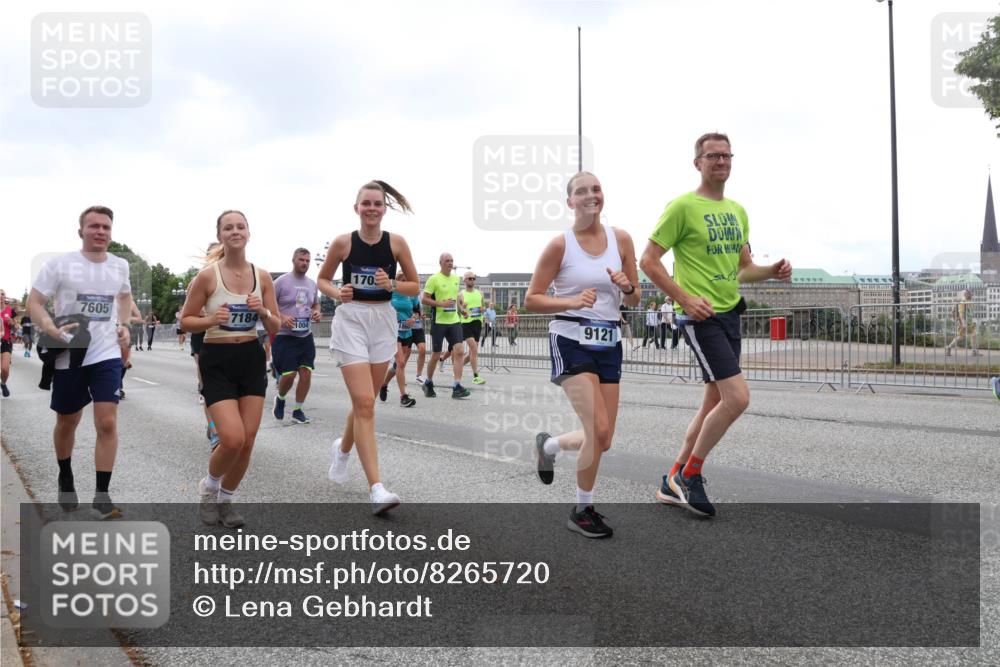 29.06.2025 - hella hamburg halbmarathon Lena Gebhardt http://msf.ph/oto/8265720 29.06.2025 10:46:12 Lombardsbrücke 1004, 1100, 1104, 1421, 1426, 1429, 1465, 1532, 1555, 1608, 1837, 1854, 1867, 1868, 1983, 2398, 2423, 2500, 2522, 2773, 2813, 2917, 2951, 2954, 2965, 3410, 4104, 4119, 4223, 4317, 4448, 4572, 5635, 5697, 5703, 5769, 5770, 5854, 5892, 6068, 6133, 6333, 6392, 6623, 7268, 7303, 7356, 7364, 7368, 7374, 7605, 7894, 7960, 7983, 8047, 8700, 9120, 9121, 9129, 9337, 9426, 9445, 10153, 10327, 10329, 10367, 10511, 11358, 11361, 11876, 11910, 12298, 12333, 12507, 12522 meine-sportfotos.de