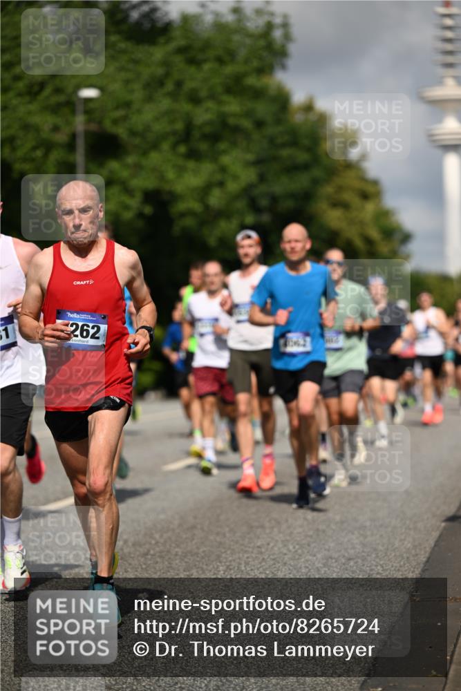 29.06.2025 - hella hamburg halbmarathon Dr. Thomas Lammeyer http://msf.ph/oto/8265724 29.06.2025 09:52:19 Kennedybrücke 1042, 1571, 2262, 3480, 3547, 4062, 4359, 4381, 5003, 5307, 6047, 6993, 7310, 7482, 8002, 8121, 8571, 9640, 9643, 10190, 10451, 10738, 10877, 11106, 11423 meine-sportfotos.de