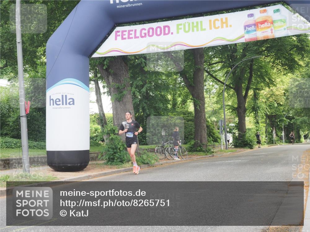 29.06.2025 - hella hamburg halbmarathon KatJ http://msf.ph/oto/8265751 29.06.2025 10:05:32 Zwischen KM18-KM19  meine-sportfotos.de
