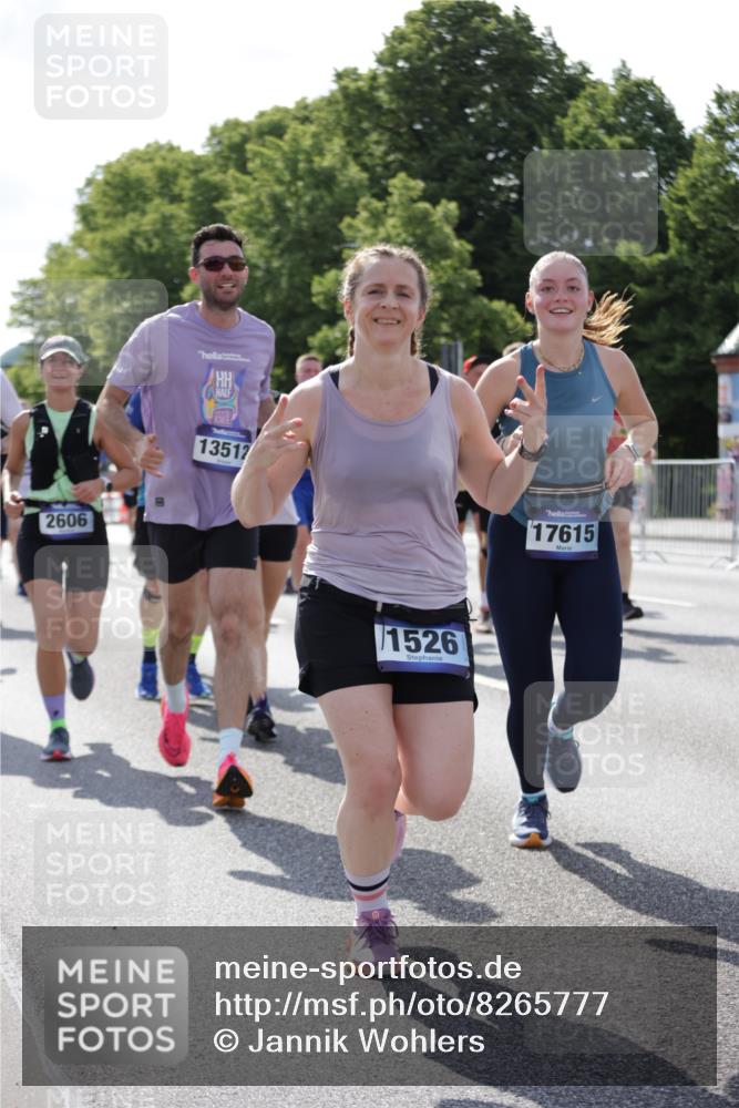 29.06.2025 - hella hamburg halbmarathon Jannik Wohlers http://msf.ph/oto/8265777 29.06.2025 09:59:57 Lombardsbrücke 1019, 1180, 1239, 1526, 1544, 1681, 2027, 2086, 2159, 2346, 2426, 2606, 2652, 2730, 2982, 3042, 3177, 3181, 3319, 3400, 3794, 3861, 3898, 4419, 4579, 4594, 4767, 4813, 4940, 4945, 5272, 5643, 5728, 6082, 6084, 6104, 6220, 6260, 6470, 6891, 7159, 8394, 8531, 8669, 9450, 9485, 9622, 10044, 10268, 10534, 10582, 10587, 10665, 10766, 10797, 11083, 11159, 11324, 11499, 11527, 11846, 11960, 11992, 12213, 12515, 12646, 12773, 12774, 12879, 13234, 13236, 13459, 13512, 14135 meine-sportfotos.de
