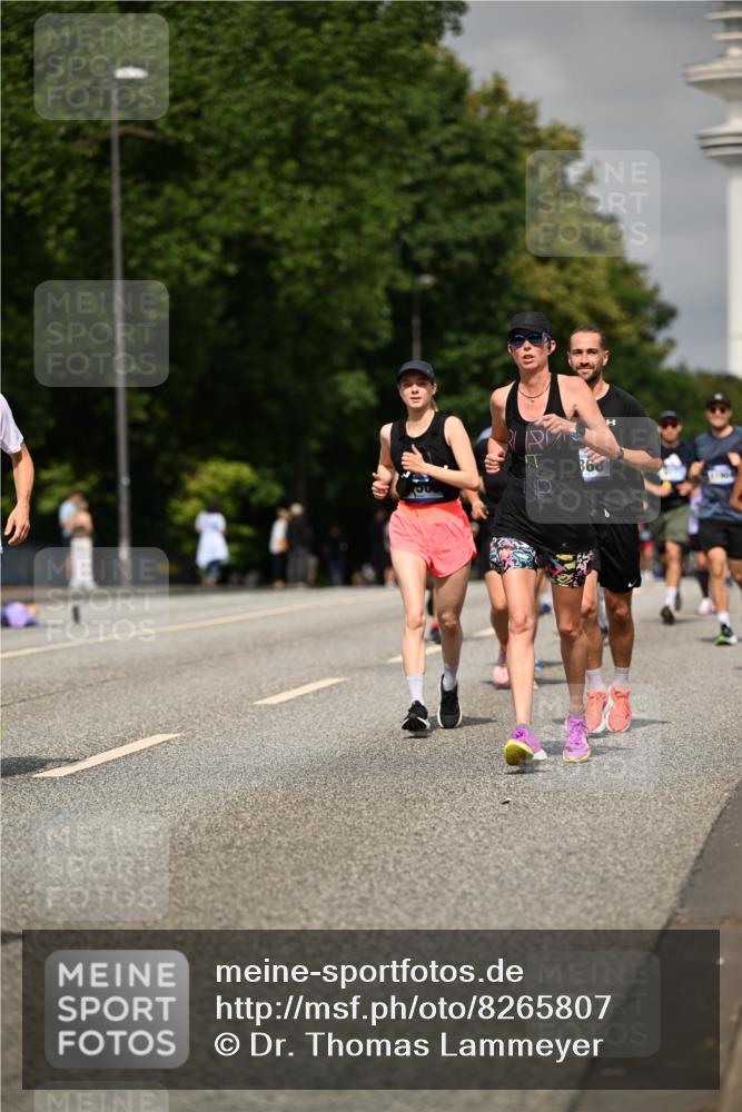 29.06.2025 - hella hamburg halbmarathon Dr. Thomas Lammeyer http://msf.ph/oto/8265807 29.06.2025 10:14:54 Kennedybrücke 1548, 1781, 2868, 4287, 5182, 5440, 5653, 5806, 8171, 8561, 8807, 8810, 10196, 11149 meine-sportfotos.de