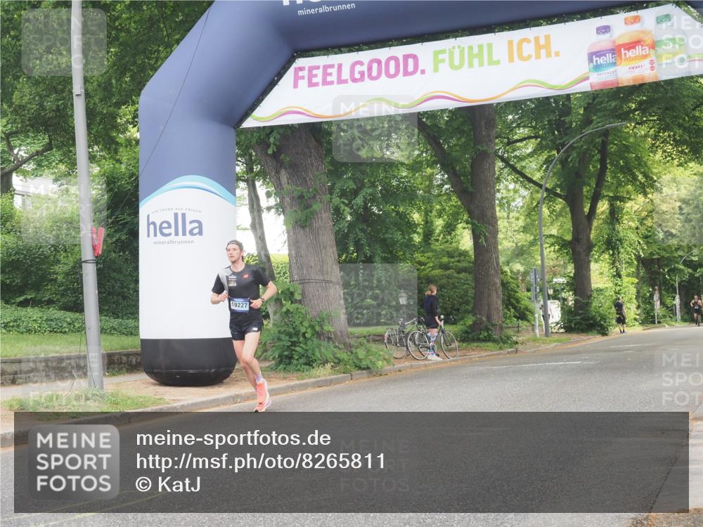 29.06.2025 - hella hamburg halbmarathon KatJ http://msf.ph/oto/8265811 29.06.2025 10:05:33 Zwischen KM18-KM19  meine-sportfotos.de